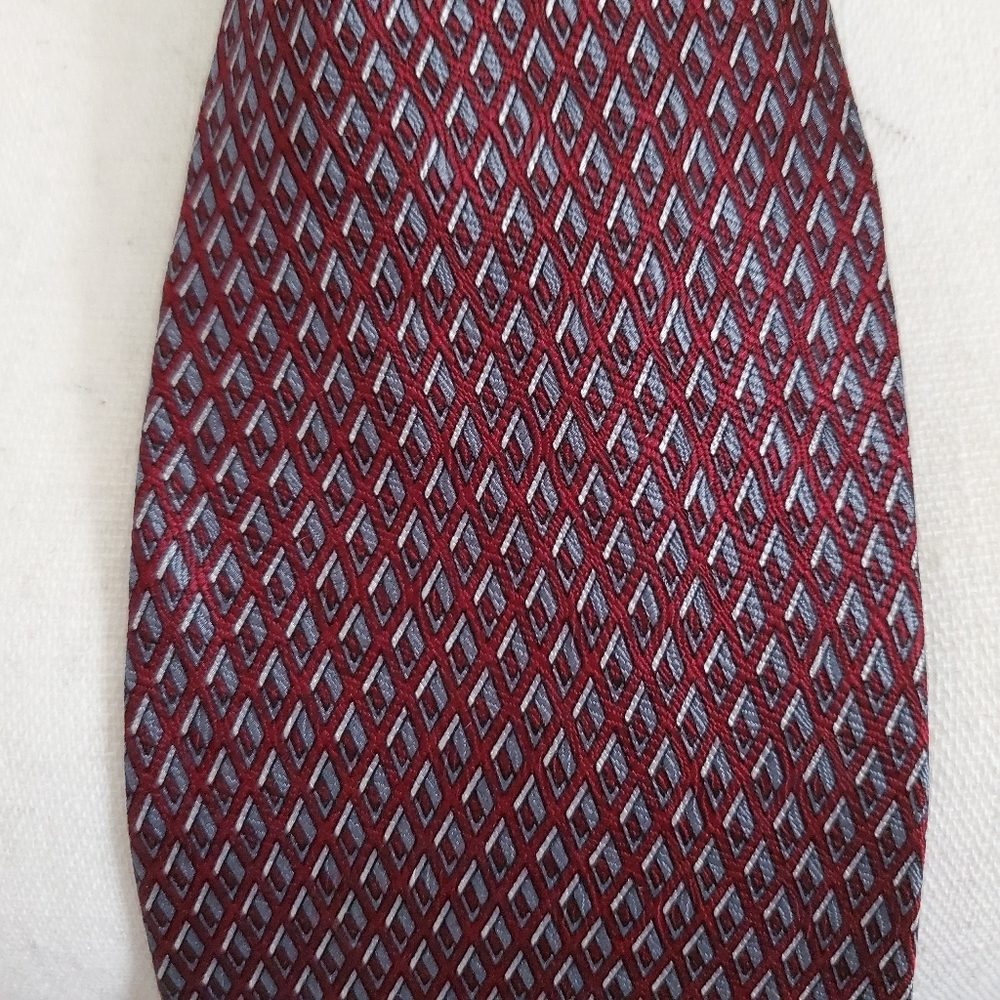Roundtree & Yorke 100% Silk Tie